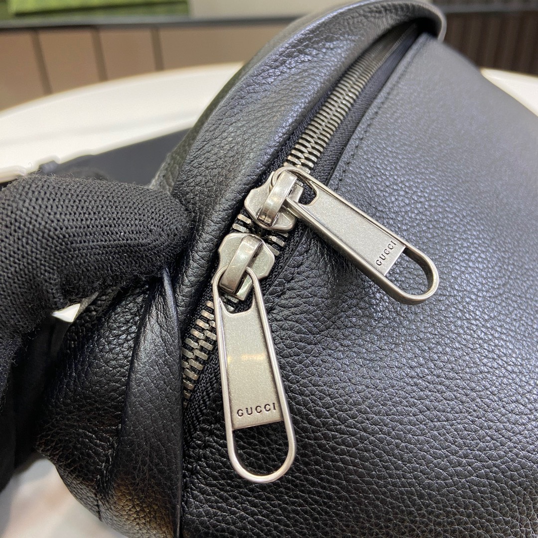 Túi xách nam Gucci siêu cấp MSSC3439 z5282385866189 85867a595f5a6c3b56ba2d9be3f9d18e 510x510 - Túi xách nam Gucci siêu cấp MSSC3439
